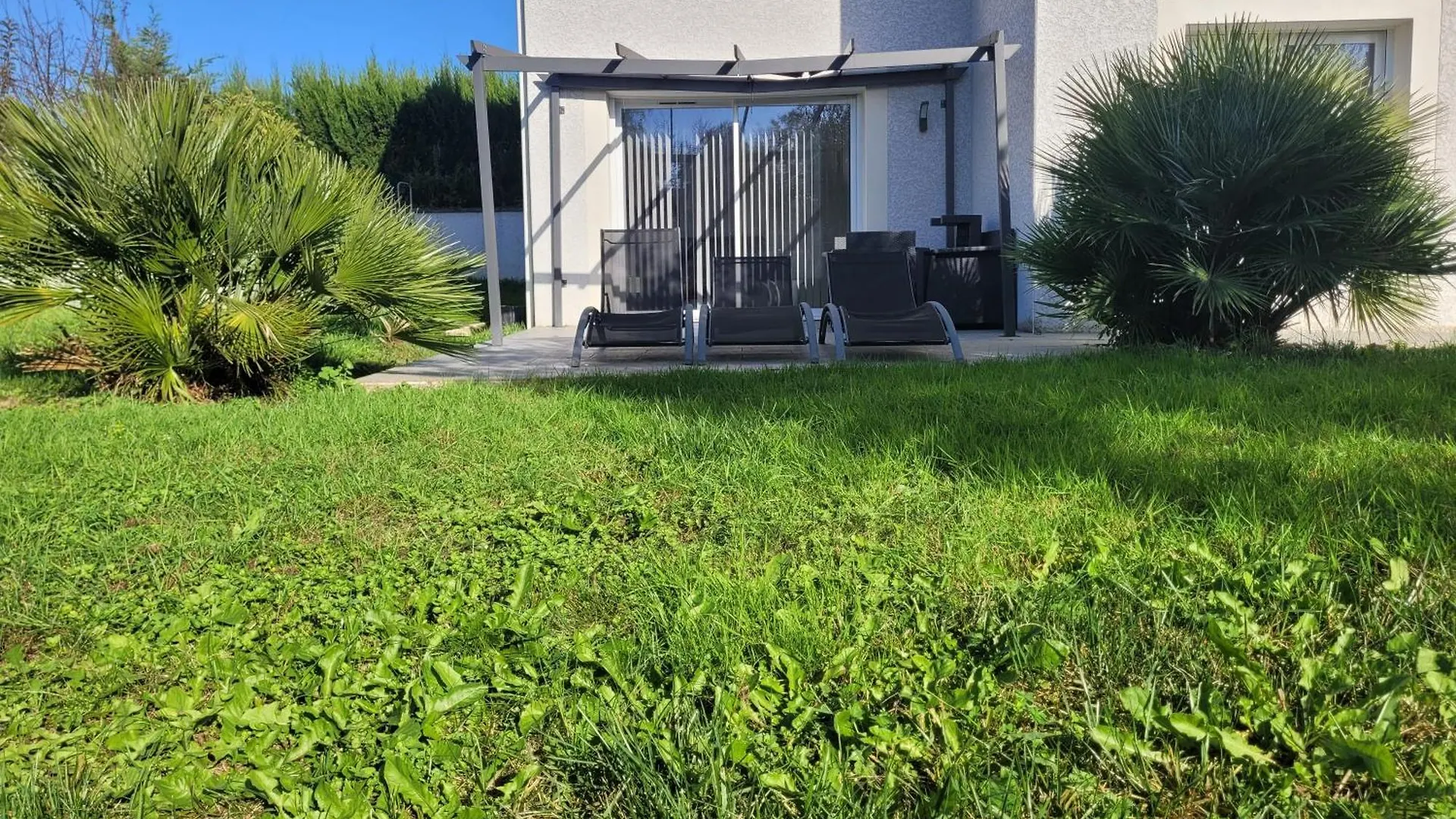 Appartement De 70 M2 Dans Maison Comptenporaine Charnecles France