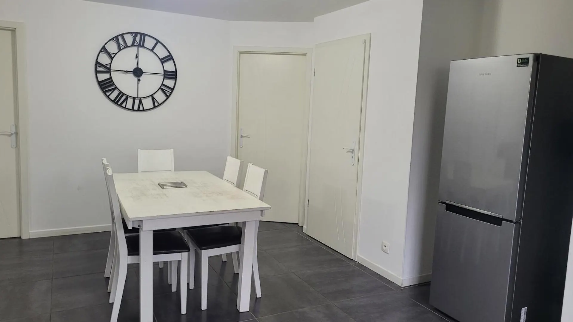 Apartment Appartement De 70 M2 Dans Maison Comptenporaine Charnecles