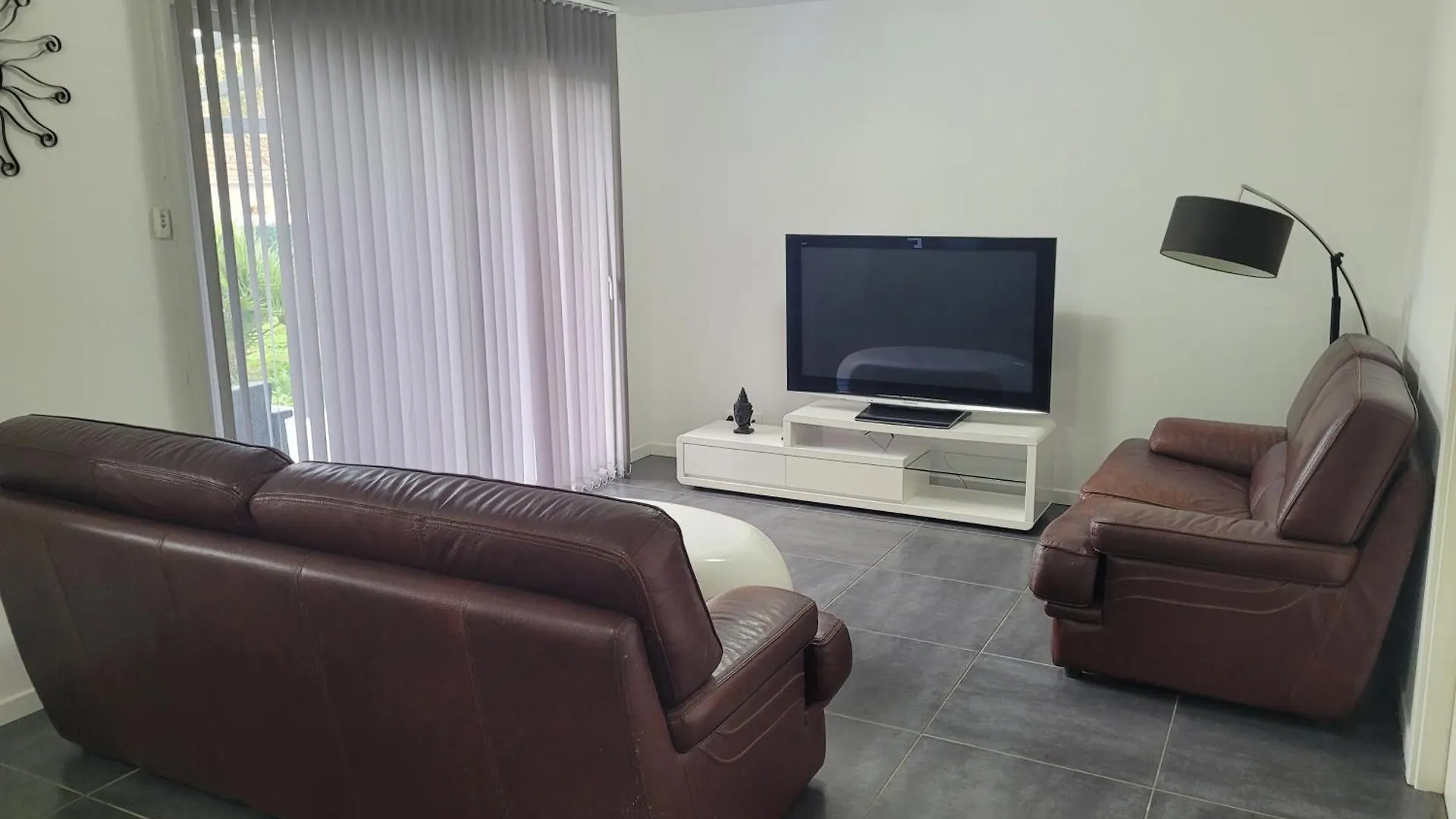 Appartement De 70 M2 Dans Maison Comptenporaine Charnecles 0*,